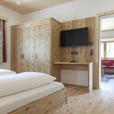 Spacious vacation home with large garden Отели в г. Гемайнде