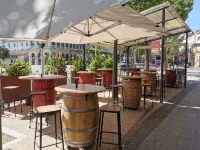 House 75m2 air-conditioned + garage, all comforts, located medieval center Cahors. - Wi-Fi