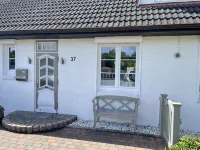 Doppelhaushälfte mit Großem, Sonnigem Garten im Nördlichen Westerland - Kitchens