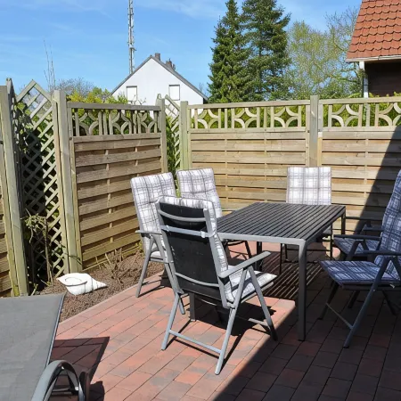 Holiday home in a quiet location in the center of Nordseebad Tossens