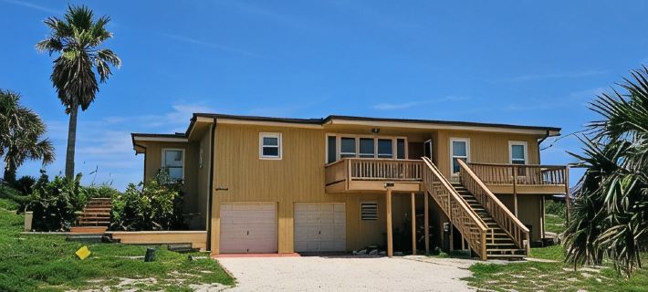 Direct Oceanfront & Private, Dog Friendly, 2Br House, July/August Availability. Hotels in Crescent Beach