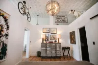 Two Lanes Guesthouse - Historic Downtown Loft Apartment 45 miles S of Nashville - 4-Star