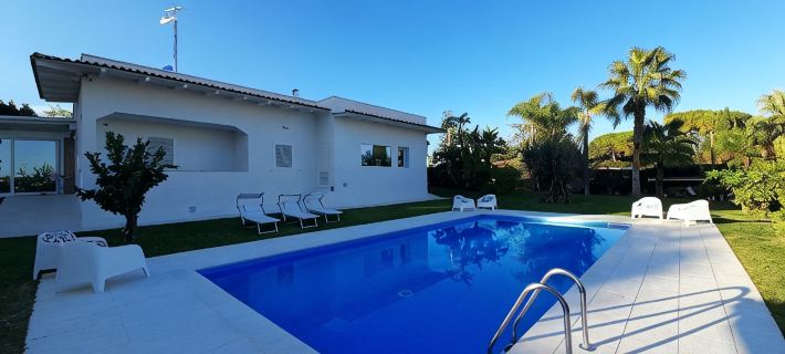 Villa Flavia, Mediterranean charm. Apartment, private pool at100 mt sea Hotels in Fontane Bianche