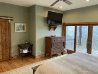 Secluded mountain top luxury getaway in the Nantahala National Forest! - 4성급