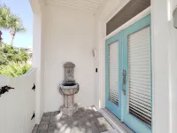 Million dollar villa · Beachfront neighborhood · Free cruise · Resort amenities