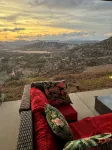 Breathtaking retreat in the wine country on the ranch with goats you can pet!