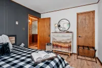 Sleep 12 @ Bellaire Chalet in Schuss Village @ Shanty Creek Resort & Deck - Alphydda