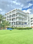Maho Beach House - Spacious 1 Bedroom Suite