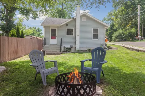 Kosh Cottage - Beach Vibes & Kayak Rides!