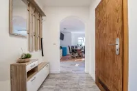Vacation Apartment in Dresden Cotta, with Carport, Kitchen, W-Lan, Good S-Bahn Connection - อพาร์ทเม้นท์