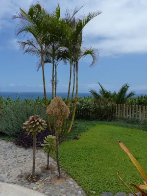 Villa con Piscina en Primera Linea de Costa_finca Ecologica