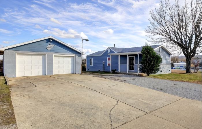 Calm and cozy WV home conveniently located.