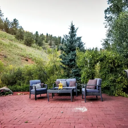 The Williamsburg Cottage at Valley Glen...your romantic mountain getaway