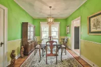 BEE in BRENHAM Holiday Cottage - Premium location walking distance to downtown