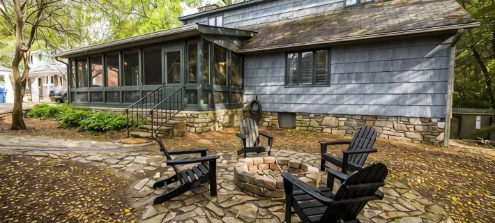 Two blocks from Downtown Brevard! Beautiful home with game area! Hotels in Brevard