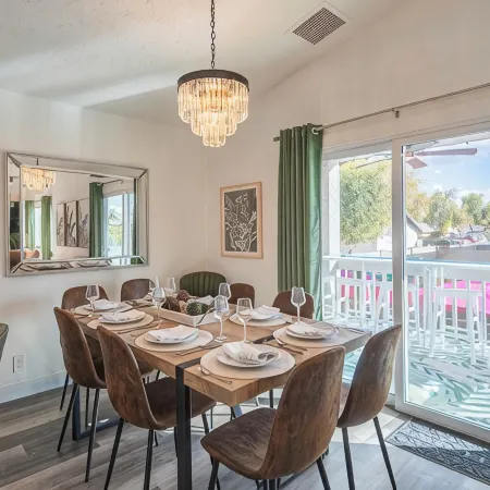 Luxe Oasis! Heated Pool, Spa, Golf, Theater, Game Room, Sauna & Gym!