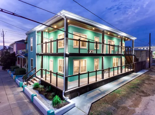 Top floor upscale contemporary space with great views and great location - 4 stjerner