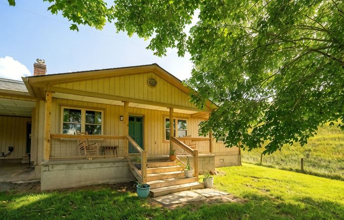 The Sheepfold: Remodeled Ranch Home,  Six Stall Horse Barn on Working Farm!
