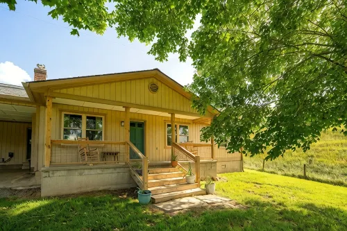 The Sheepfold: Remodeled Ranch Home,  Six Stall Horse Barn on Working Farm! - 3성급