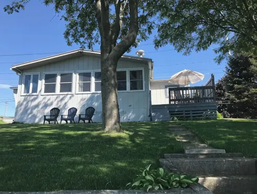 Clean & Cozy 1000 Islands Area Riverfront Home - 3 stjerner