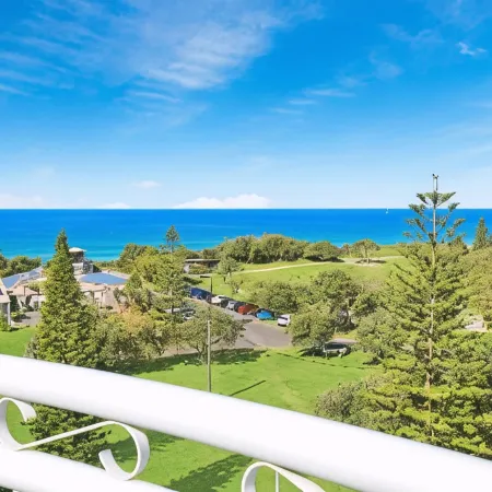 Beachside Resort Kawana Waters
