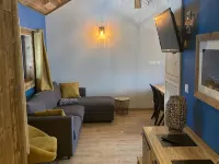 Self-contained apartment in Morillon Village, 200m from the cable cars Hotels in Morillon