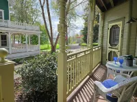 Aldine Simpson Suite SPACIOUS updated 1-bdrm w/lake view in heart of Chautauqua! - Homestays