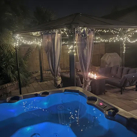 Jakes Place: Pool, Hot Tub, Billiards, Gazebo, BBQ, Fire Pit