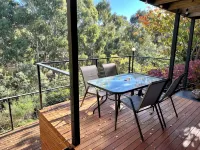Centrally located 2-bedroom luxury pet friendly villa in Australia’s spa country - Homestays