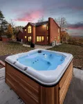 Luxury Escape with Panoramic Mountains Views