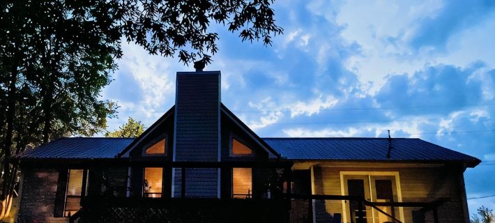 The Perch at Sunrise on Lewis Smith Lake. Beautiful lake front home. Hotels in Cullman County
