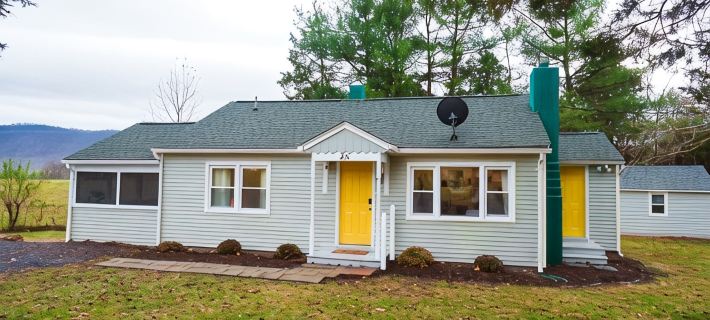 Cozy Retreat - Hot tub + Mountain Views + Pets Ξενοδοχεία στην πόλη Shenandoah County