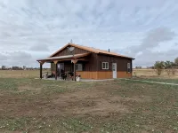 O’Bryans’ Copper Cabin at the River Place. - 2-Star