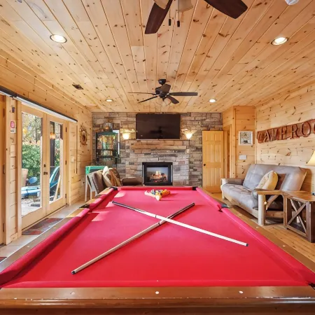 Nature's Retreat - 4 Br, Hot Tub, Game Room, Firepit - Near Blue Ridge!
