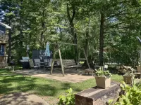 River retreat in Momence, IL. with river access. There is a private dock onsite. - 3-stjärniga