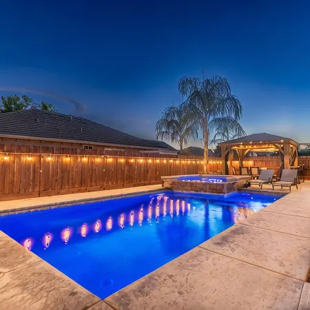 Spacious 5-Bedroom home w/ Pool & Hot Tub