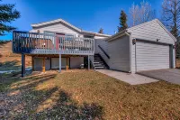 Panoramic Mountain View Retreat w/ Hot Tub - 3/3 Designer Home Hike and Bike! - Vuoristonäköala