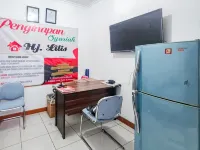 RedDoorz Syariah Near Citimall Sukabumi Hotels in Cikole