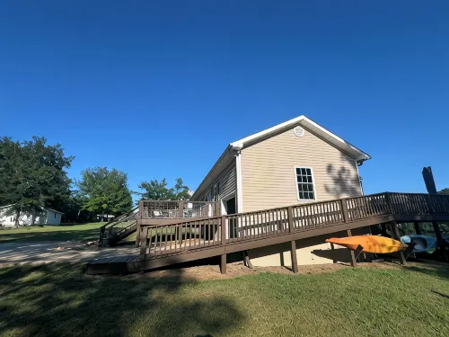 Neely Henry Lake bungalow with 3 bedrooms and 2 baths - 3-Star