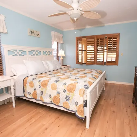 Fun Fishing & Kayaking-Private Home on Canal-Relaxing W/Pool & Spa-WiFi-Near All