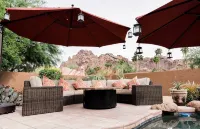 Superbly Rated-100+ Reviews. Heated Pool/Hot Tub. Pickleball Nearby. Home Office - หรู