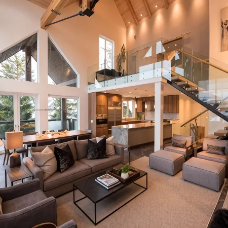 Chalet Champagne Luxury. TRUE ski in/out, 4 bed/4 bath Magnificent Views Hot Tub