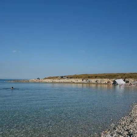 Air-conditioned apartment 250 m from the beach with private boat mooring