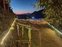 Hotel Burans & Restaurant - غرفة مطلة على الجبل