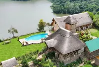 Nyanja View Resort - Pools