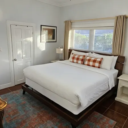 Ocean Breeze Oasis - Private Pool, AC, WiFi, 5-Min Drive to Beach