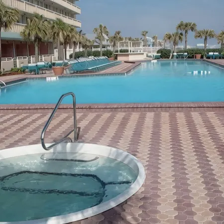 Beautiful Beachfront Resort Condo