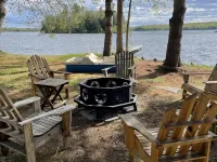 Cozy Cottage on Togus Pond Hotels in Augusta