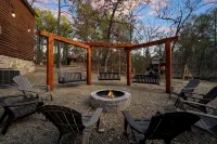 Private Pool / Steps from Dining, Shops & Brewery / Hot Tub / Arcade / Playset - Pools