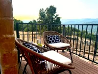 New Listing Near Yosemite Park, King Bed, Hot Tub, BBQ, Firepit & Mountain Views - con vistas a la montaña